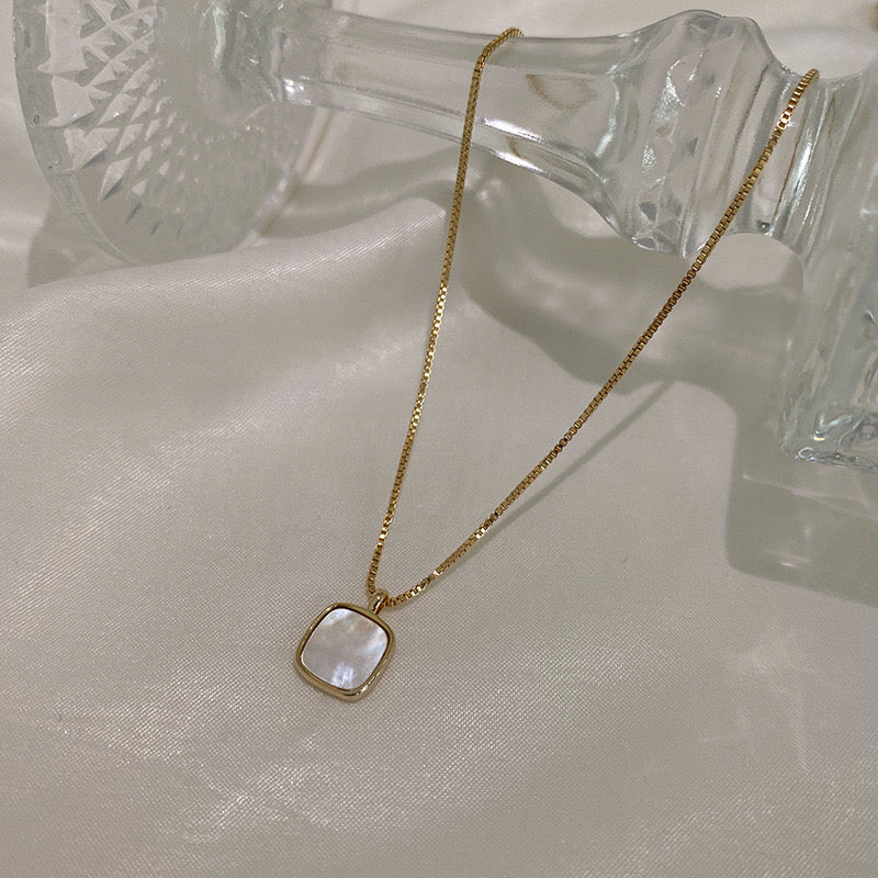 Simple Luxury Pendant Necklace