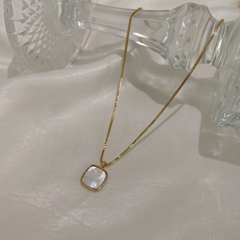 Simple Luxury Shell Necklace